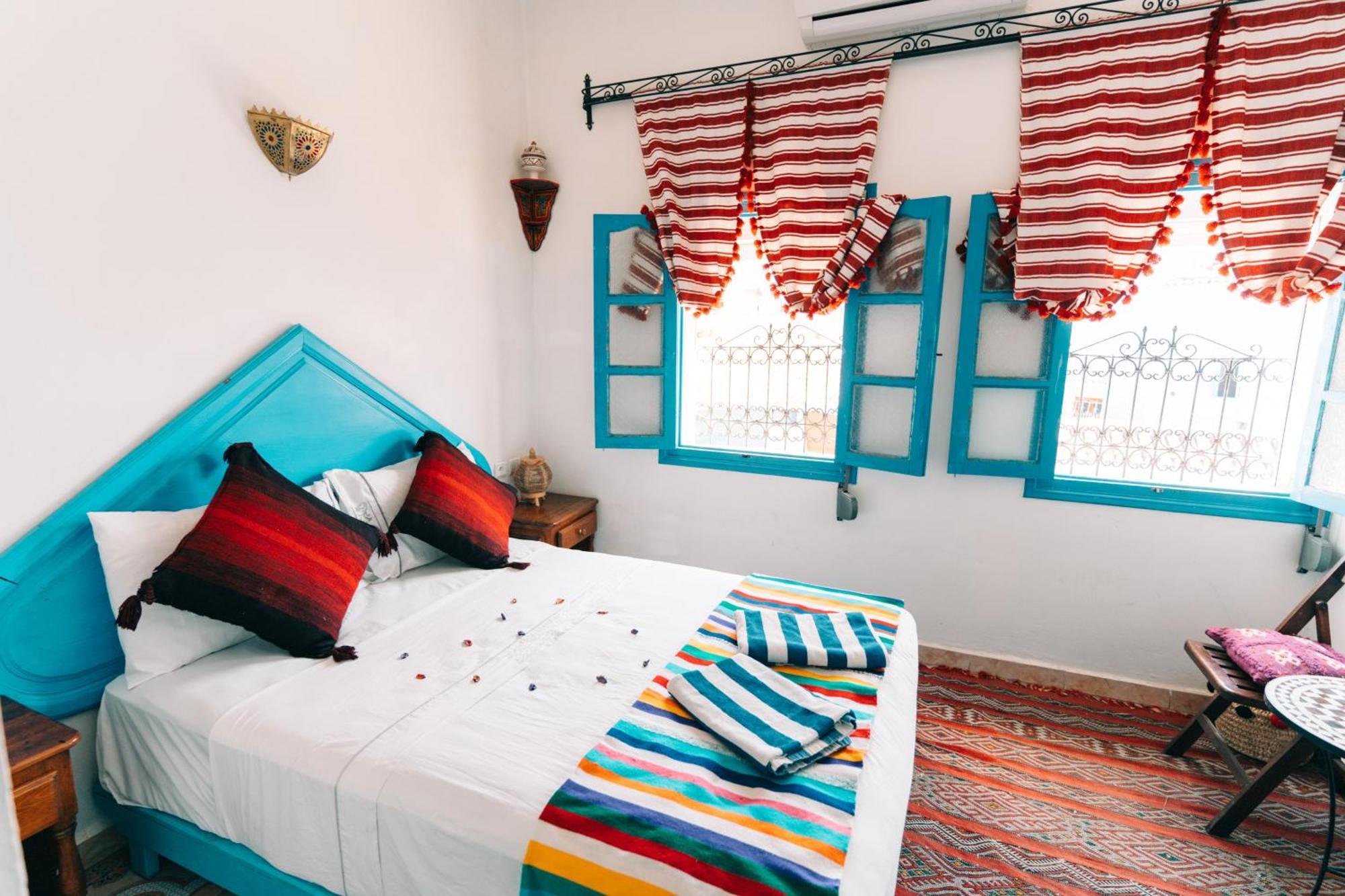 Hotel Sakura Chefchaouen Esterno foto
