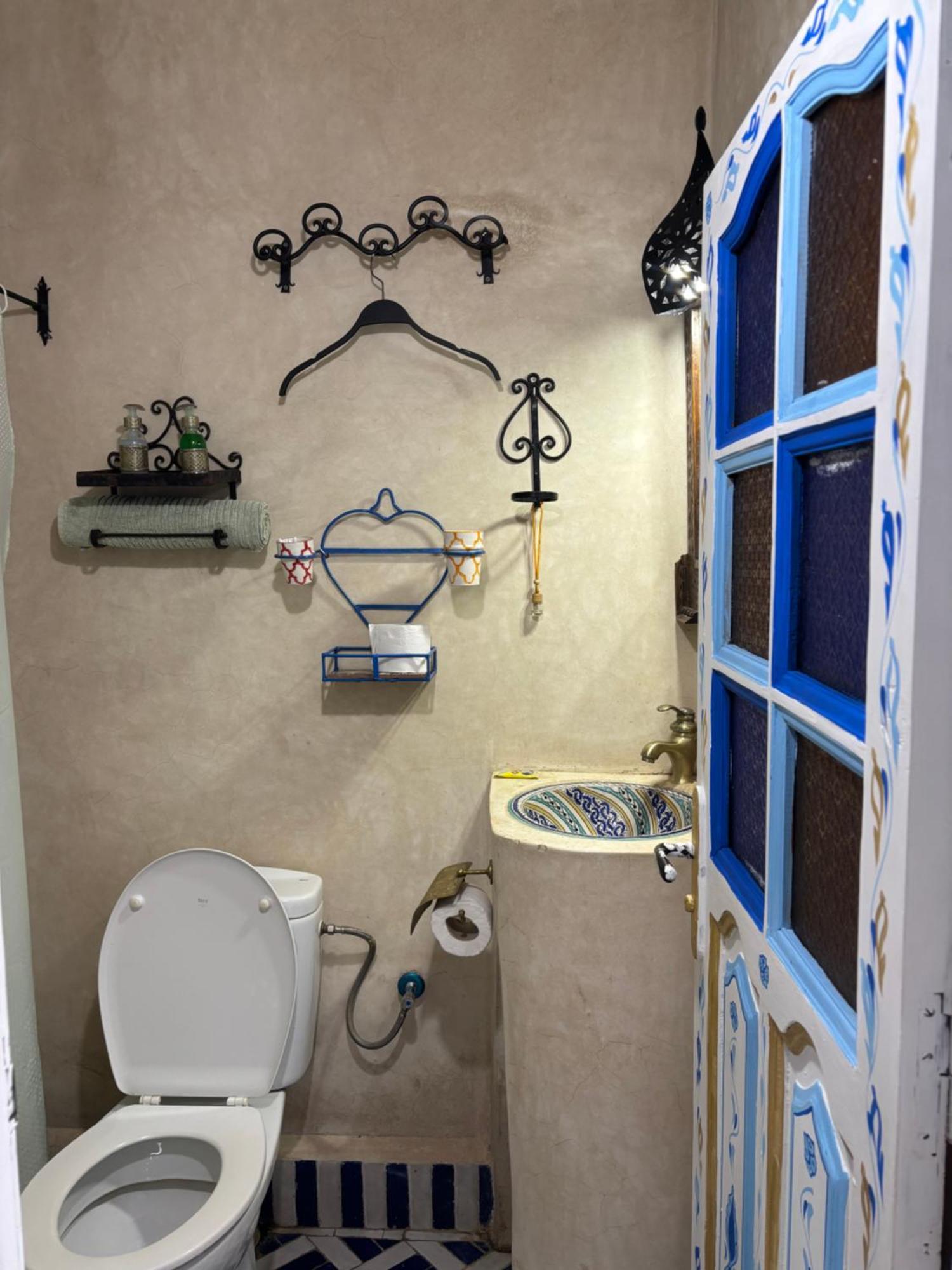 Hotel Sakura Chefchaouen Esterno foto