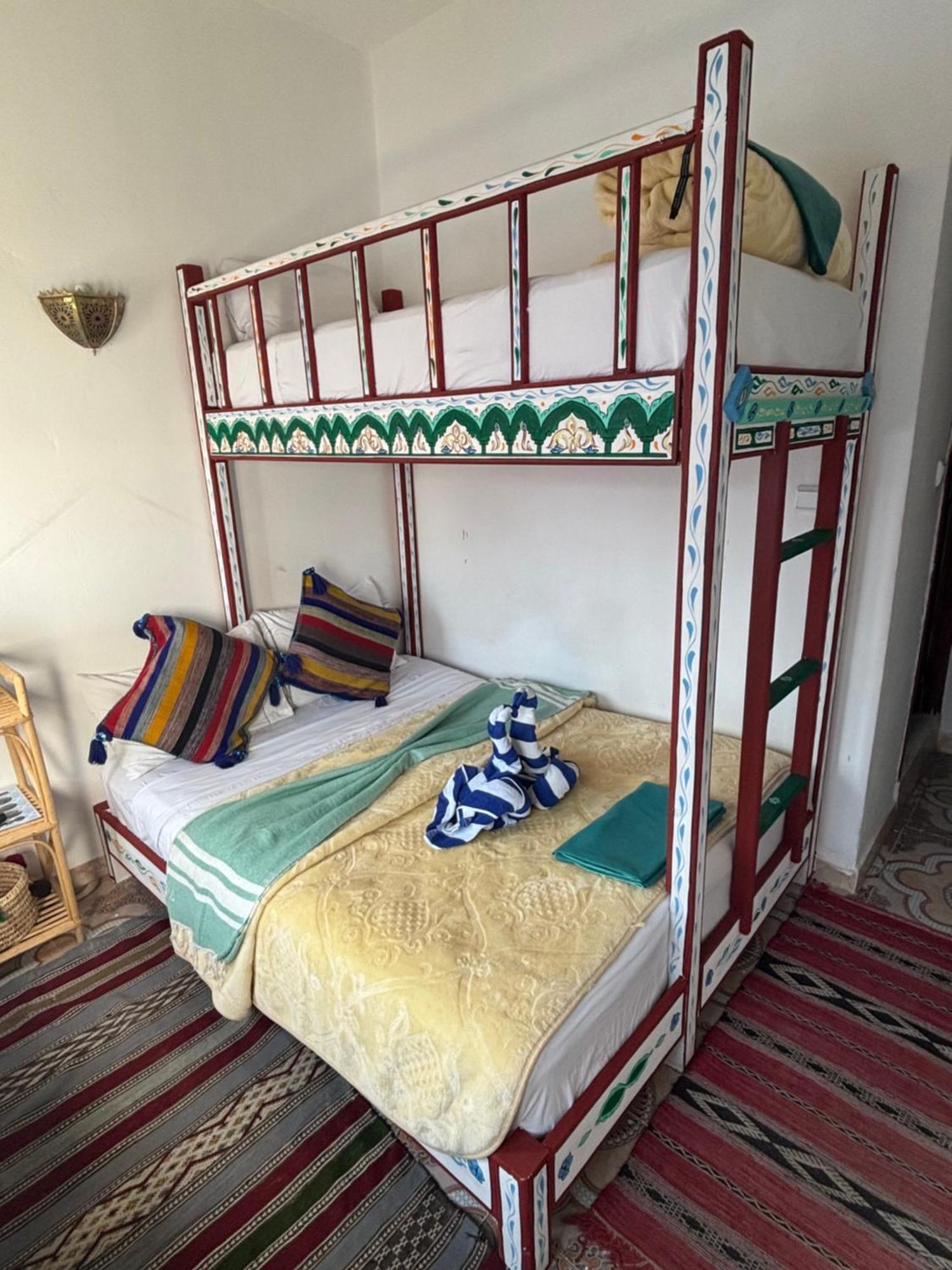 Hotel Sakura Chefchaouen Esterno foto